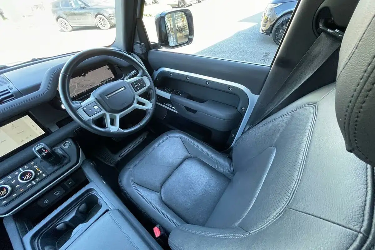 2022-land-rover-110-defender-30-d250-xs-edition-big-13