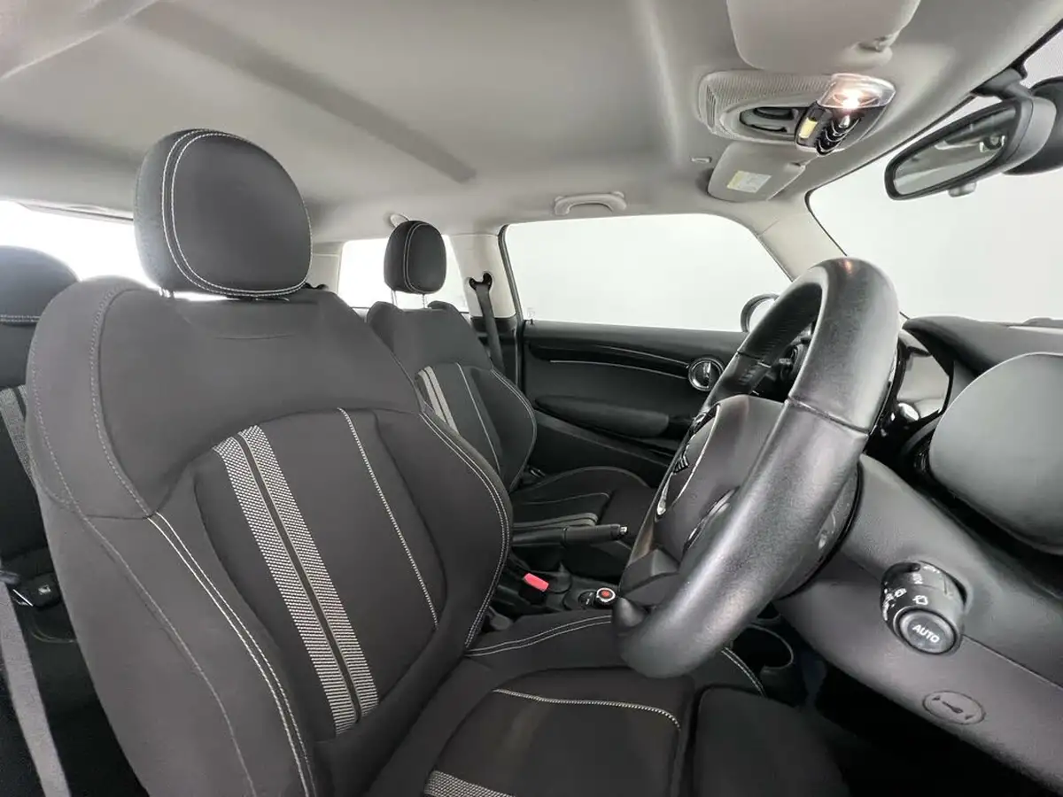 2021-mini-cooper-20-cooper-s-classic-hatchback-3d-big-11