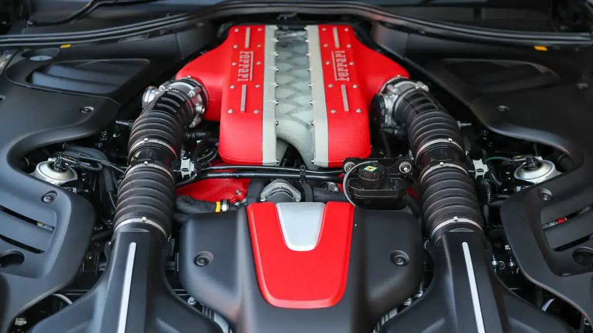 2016-ferrari-ff-63-big-47