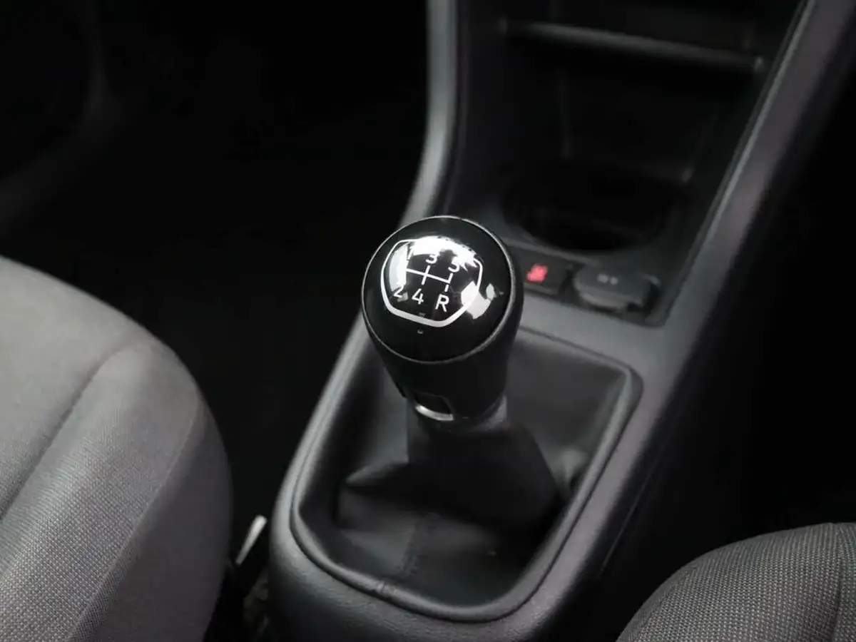2021-volkswagen-up-10-up-r-line-65ps-sre-bmt-evo-big-15
