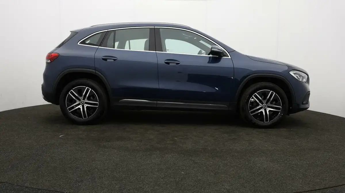 2023-mercedes-benz-gla-class-13-gla-200-sport-executive-station-wagon-big-31