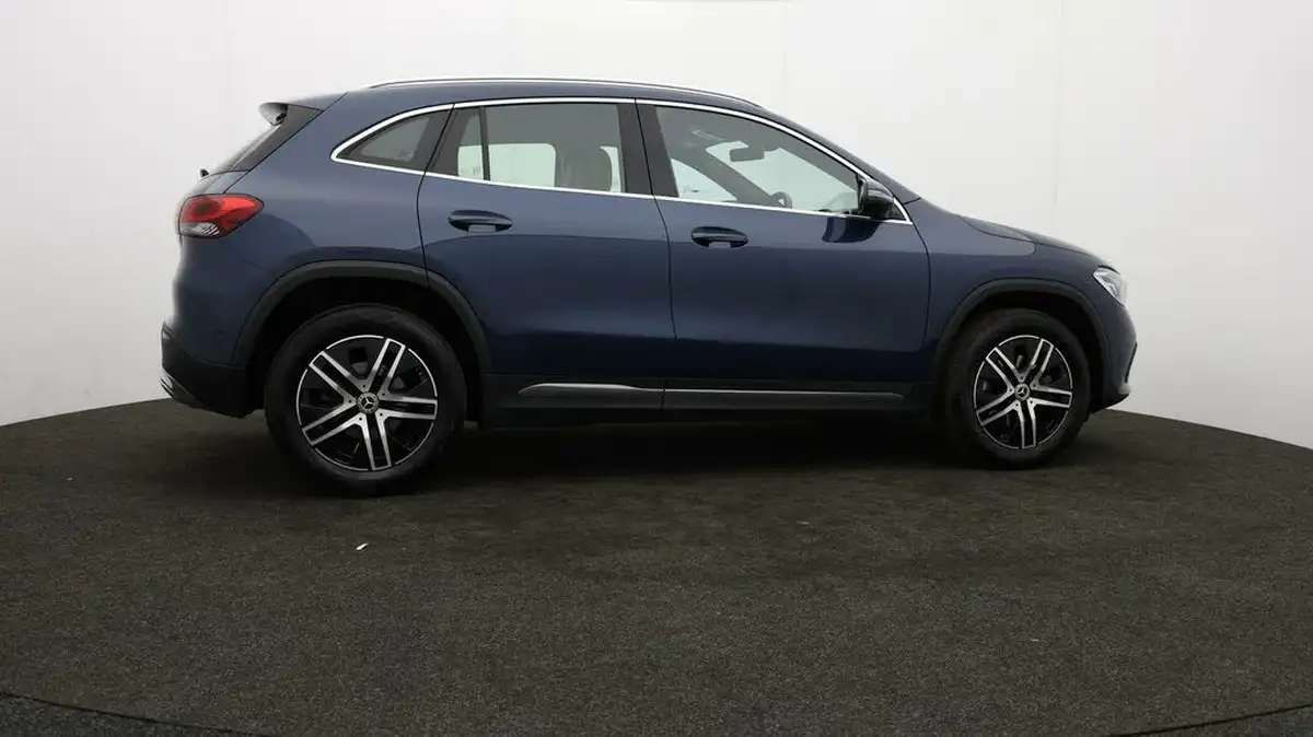 2023-mercedes-benz-gla-class-13-gla-200-sport-executive-station-wagon-big-57