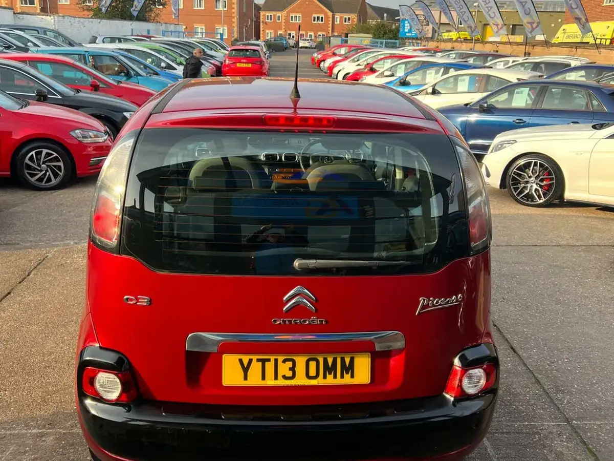 2013-citroen-c3-picasso-16-vtr-big-47