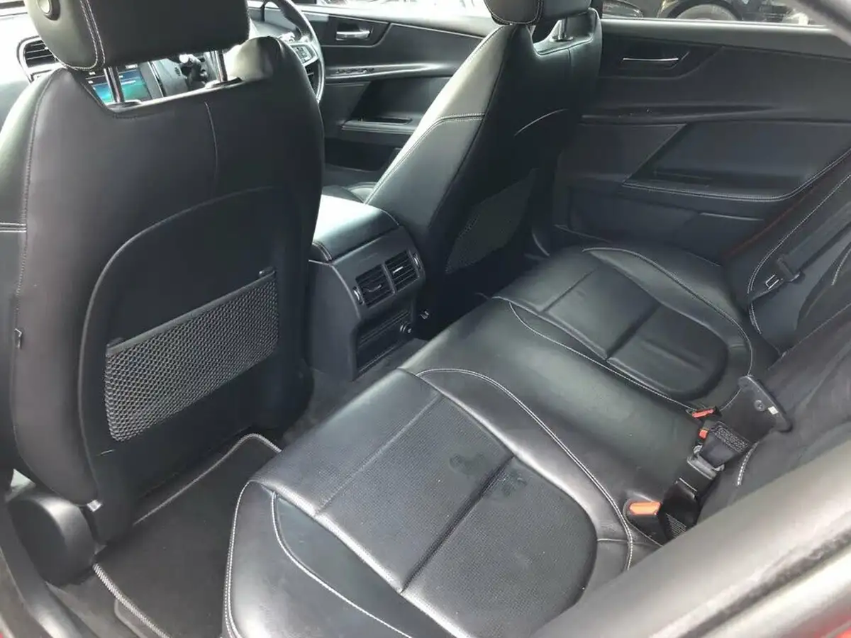 2019-jaguar-xe-20d-r-sport-180ps-auto-big-18