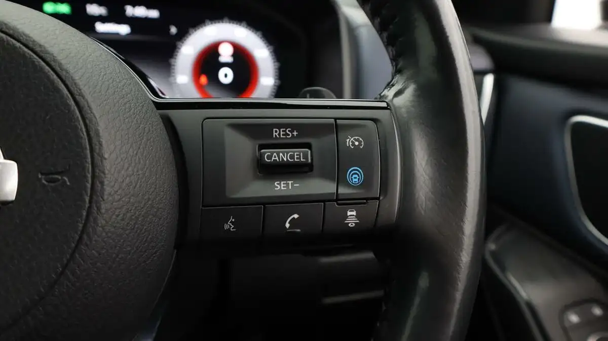 2022-nissan-qashqai-13-dig-t-tekna-158ps-xtronic-big-24