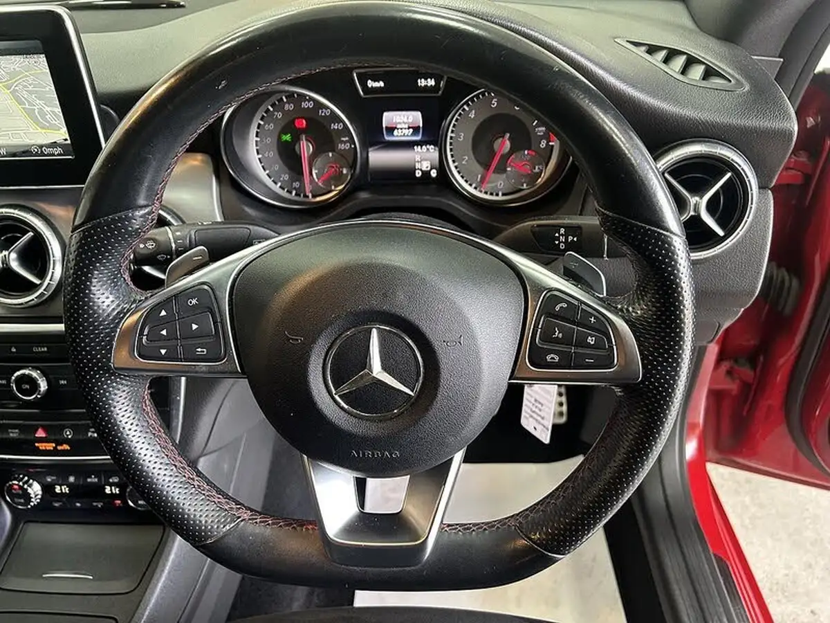 2015-mercedes-benz-cla-16-cla-180-amg-sport-122ps-ss-coupe-4d-7g-dct-big-11