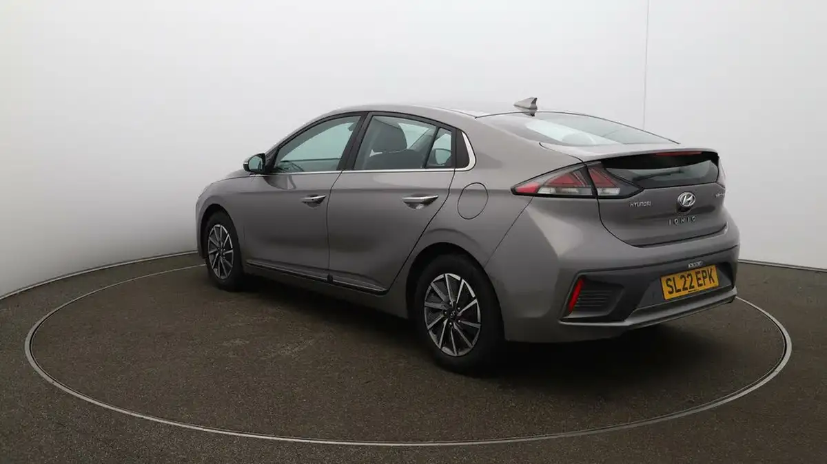 2022-hyundai-ioniq-e-premium-electric-big-53