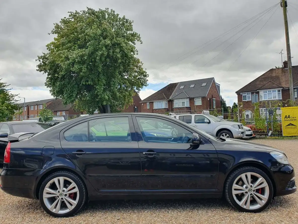 2010-skoda-octavia-20-vrs-197bhp-hatchback-big-6