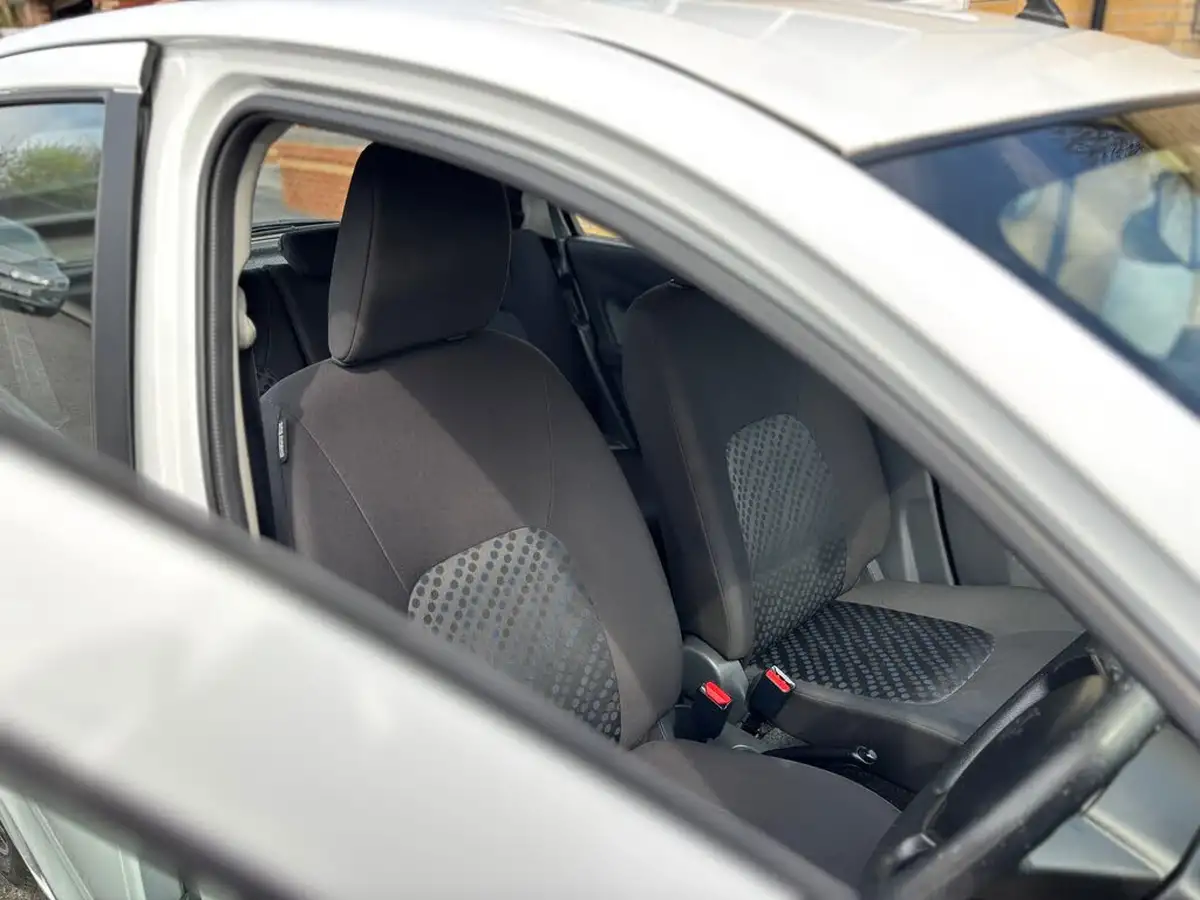 2017-suzuki-celerio-10-sz4-big-9