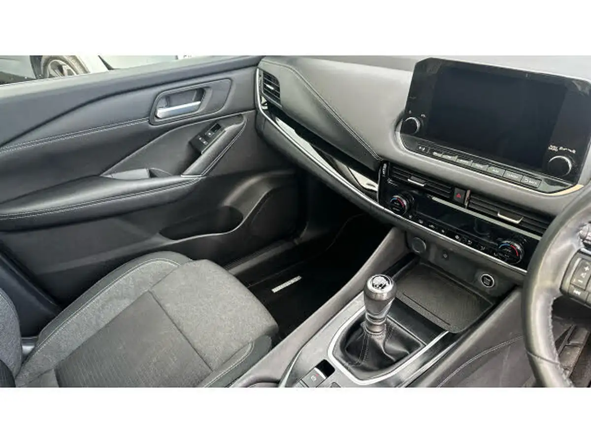 2021-nissan-qashqai-13-dig-t-premiere-edition-140ps-big-13