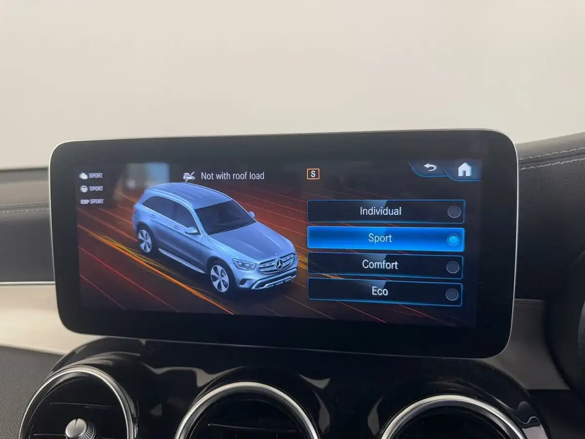 2022-mercedes-benz-glc-class-20d-glc220d-amg-line-195ps-station-wagon-5d-1950cc-4matic-plus-big-66
