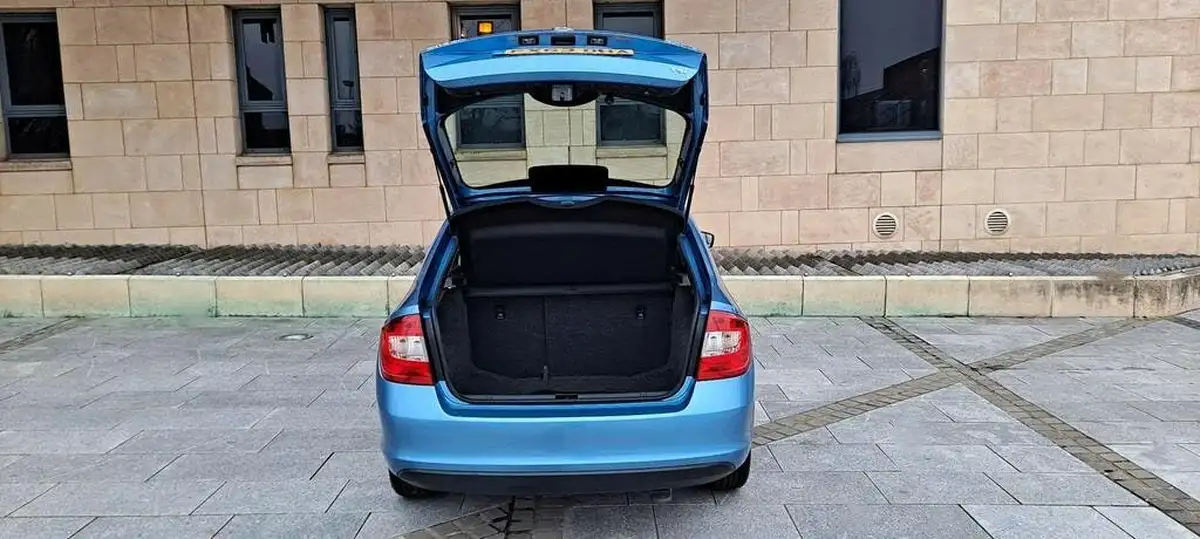 2013-skoda-rapid-12-se-105ps-big-8