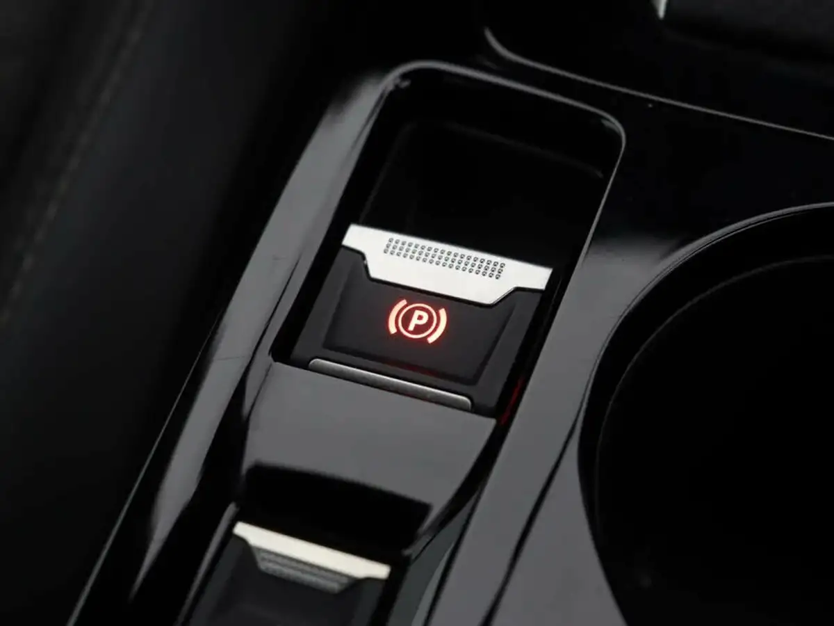 2023-peugeot-2008-suv-12-puretech-allure-eat8-big-18