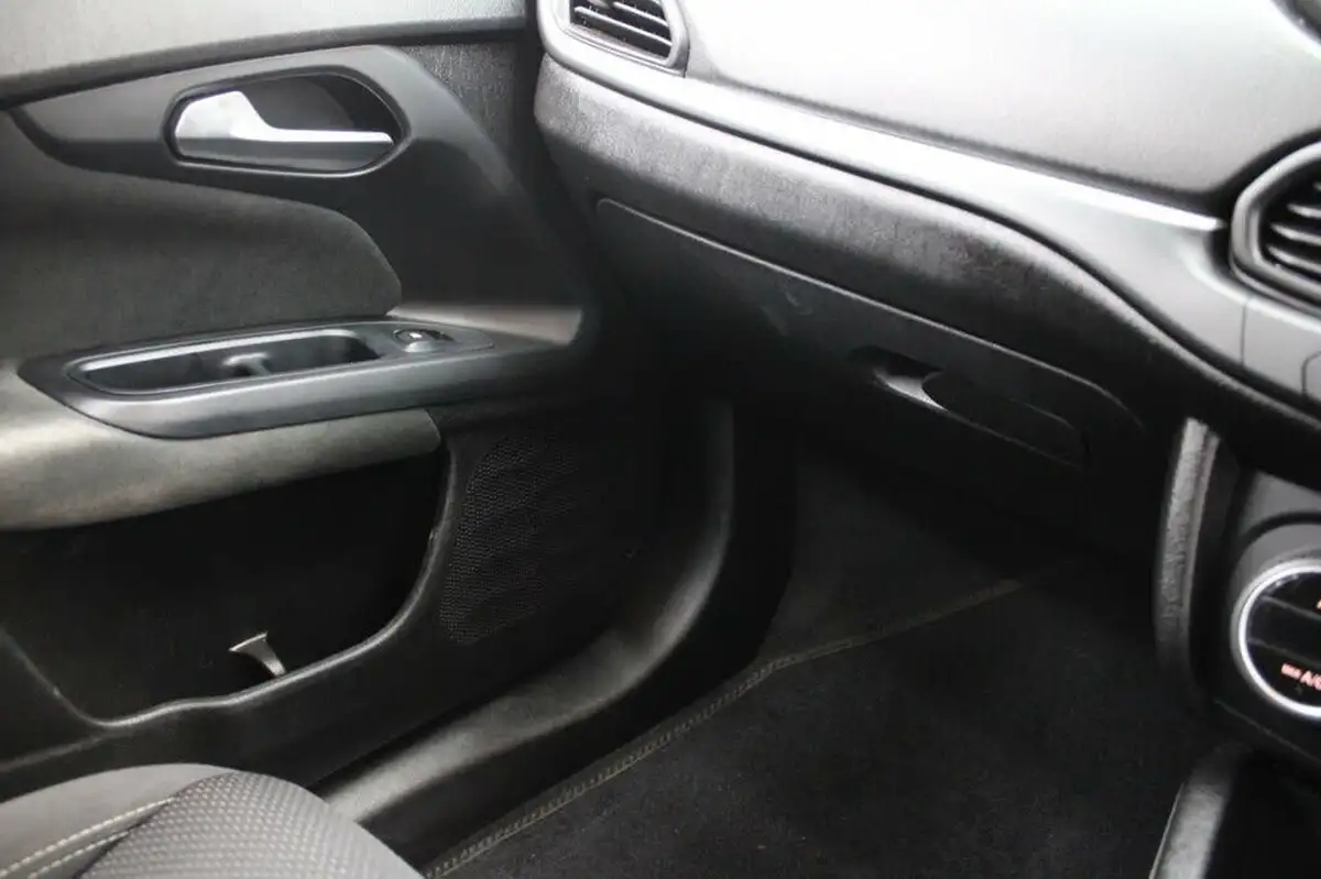 2018-fiat-tipo-16multijet-ii-lounge-hatchback-big-24