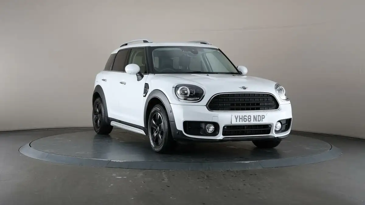 2019-mini-countryman-20td-cooper-d-classic-auto-big-45