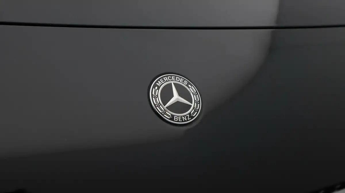 2020-mercedes-benz-a-class-13-a200-amg-line-saloon-4d-7g-dct-big-21