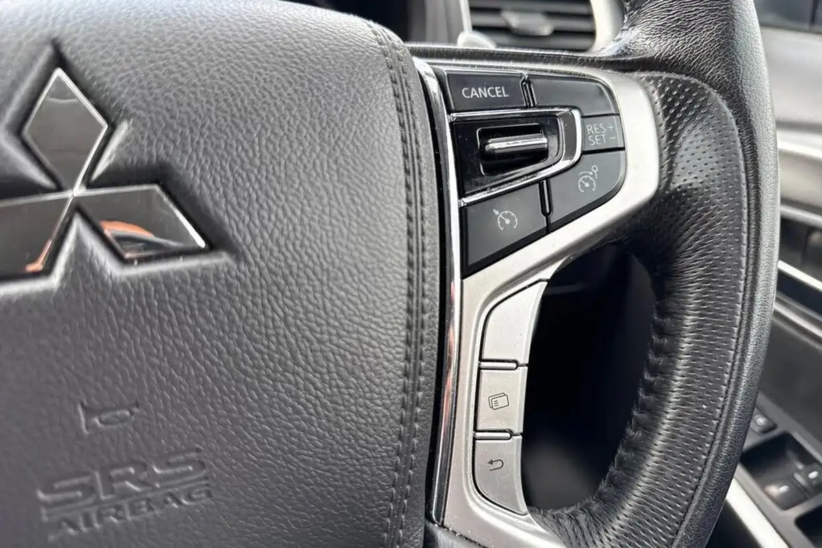 2021-mitsubishi-shogun-sport-24di-d-3-big-25