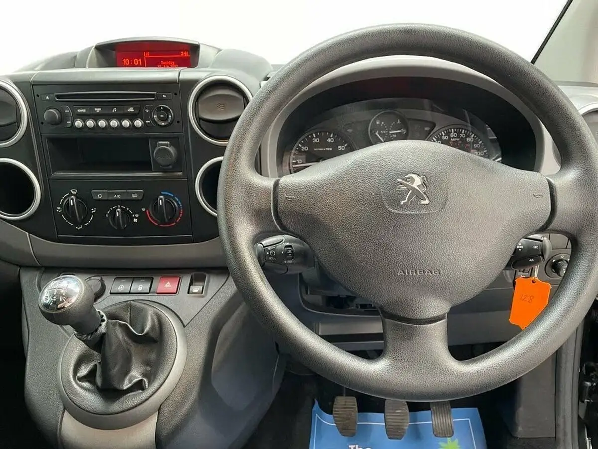 2017-peugeot-partner-16-vti-tepee-active-big-15