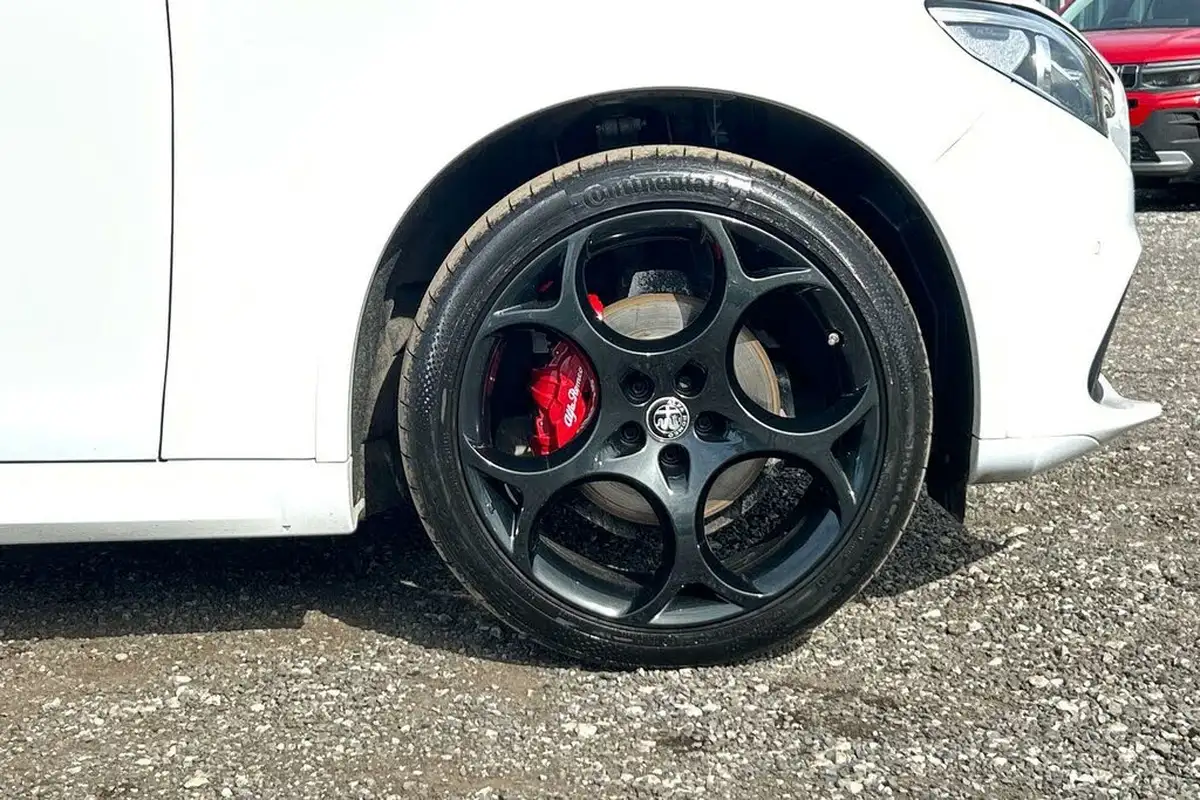 2022-alfa-romeo-stelvio-20-veloce-big-4