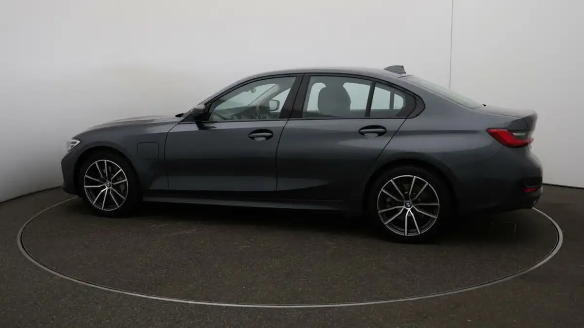 2020-bmw-3-series-20-330e-sport-pro-saloon-4d-big-50