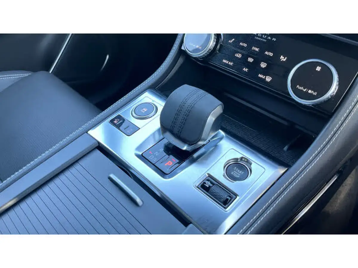 2024-jaguar-f-pace-20-d200-r-dynamic-hse-black-big-12