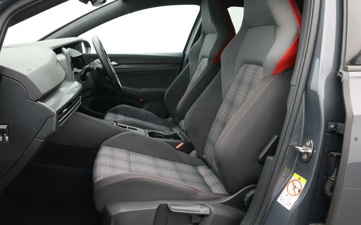 2022-volkswagen-golf-20-tsi-gti-dsg-big-14