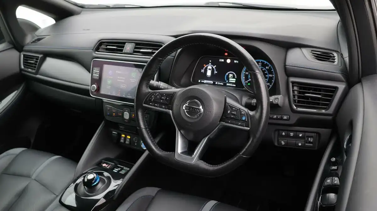 2021-nissan-leaf-e-e-tekna-big-9