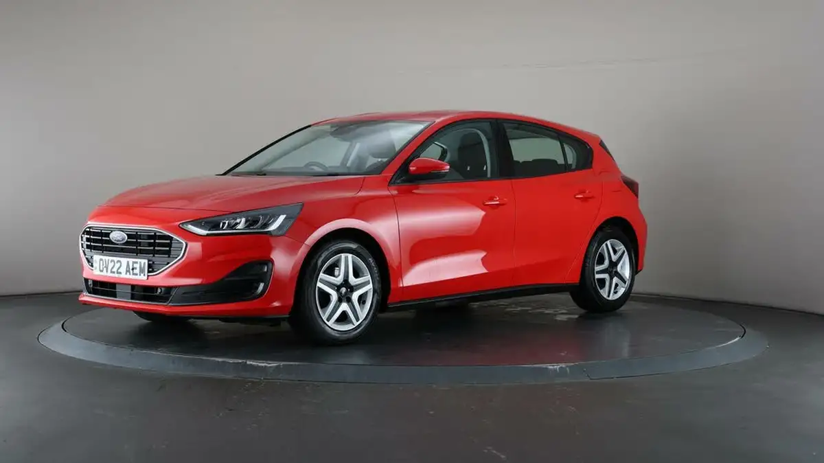 2022-ford-focus-10t-trend-hatchback-big-3