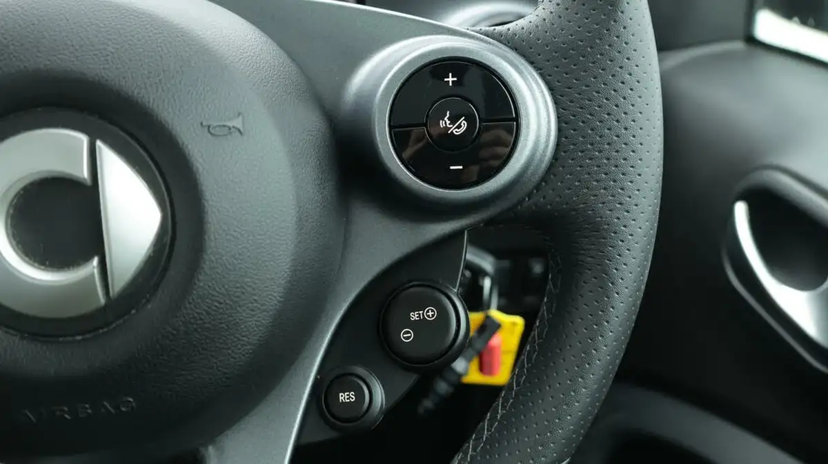 2020-smart-fortwo-eq-pulse-premium-coupe-big-24