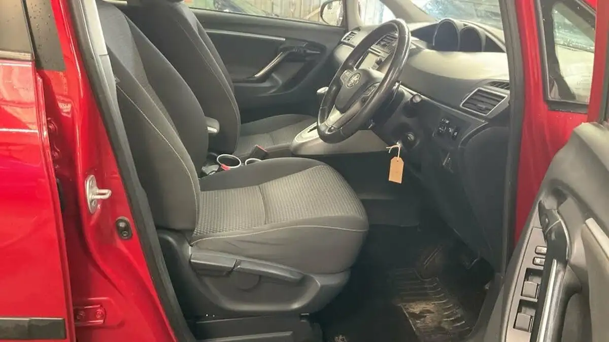 2015-toyota-verso-18-v-matic-icon-big-10
