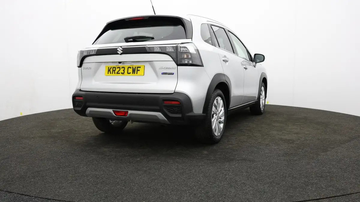 2023-suzuki-s-cross-15-motion-big-74