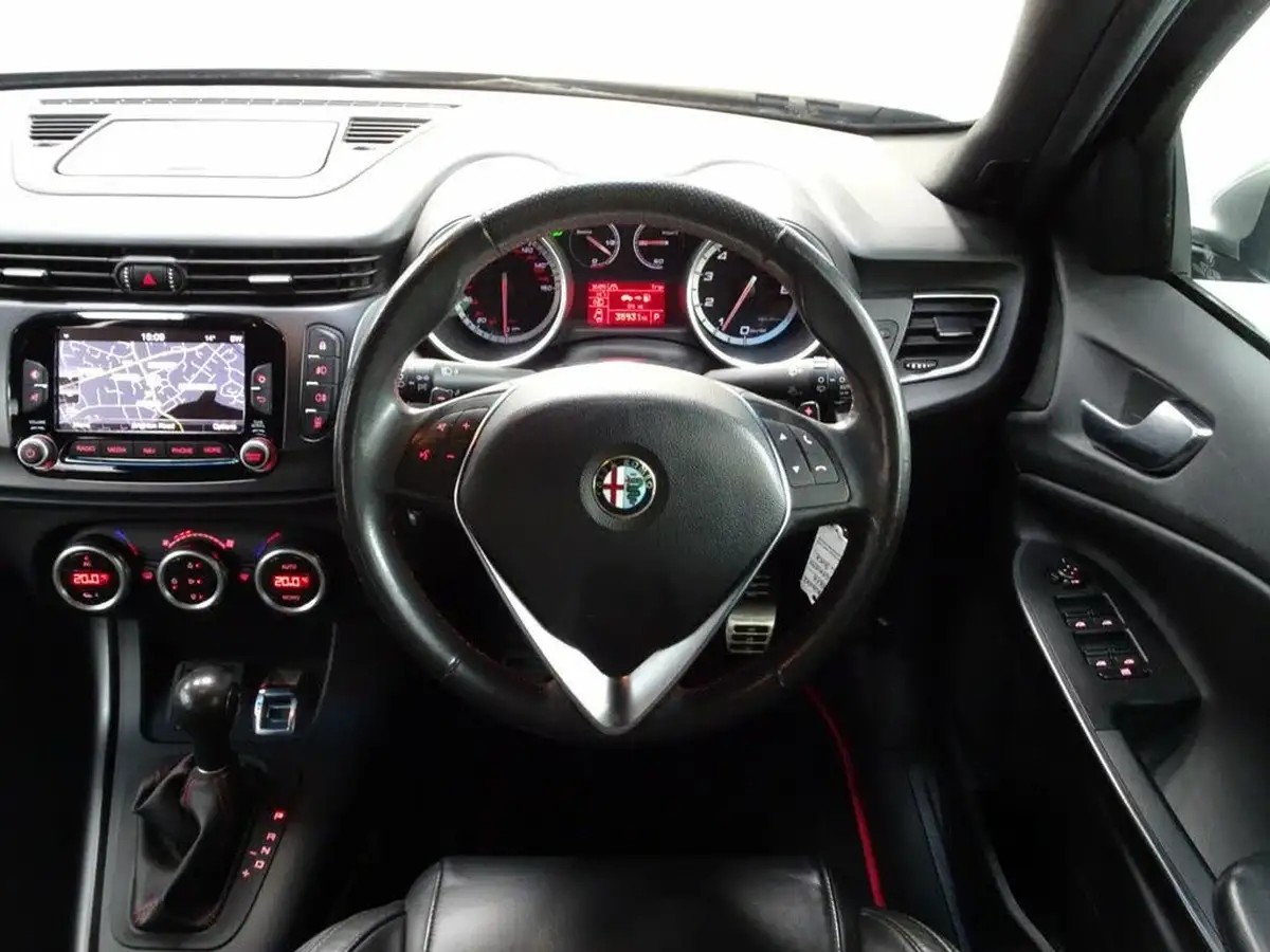 2014-alfa-romeo-giulietta-14-exclusive-alfa-tct-big-3