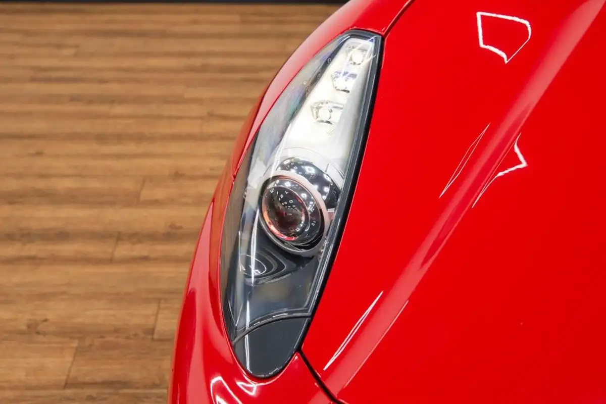 2012-ferrari-california-43-big-10