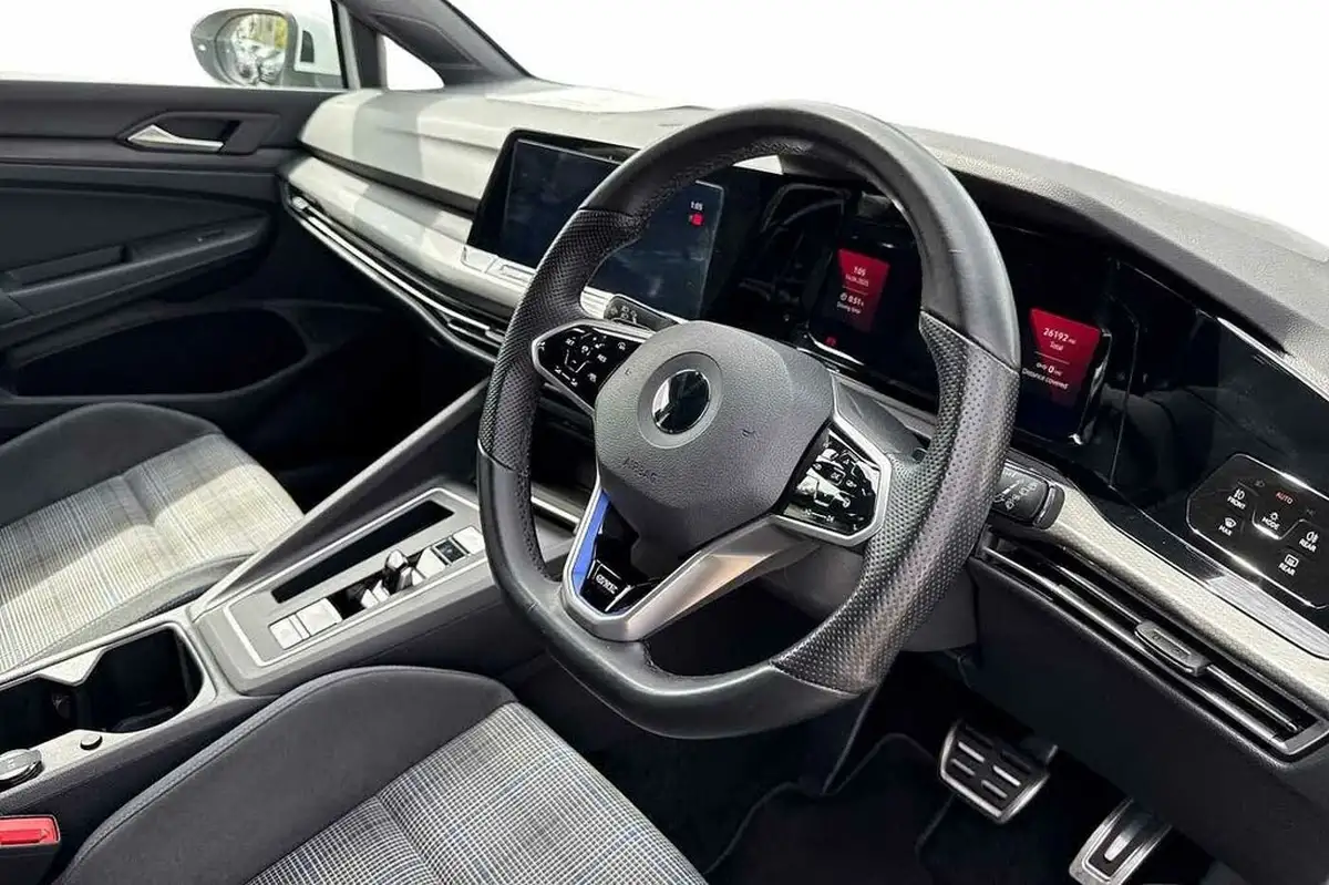 2021-volkswagen-golf-14-tsi-gte-big-5