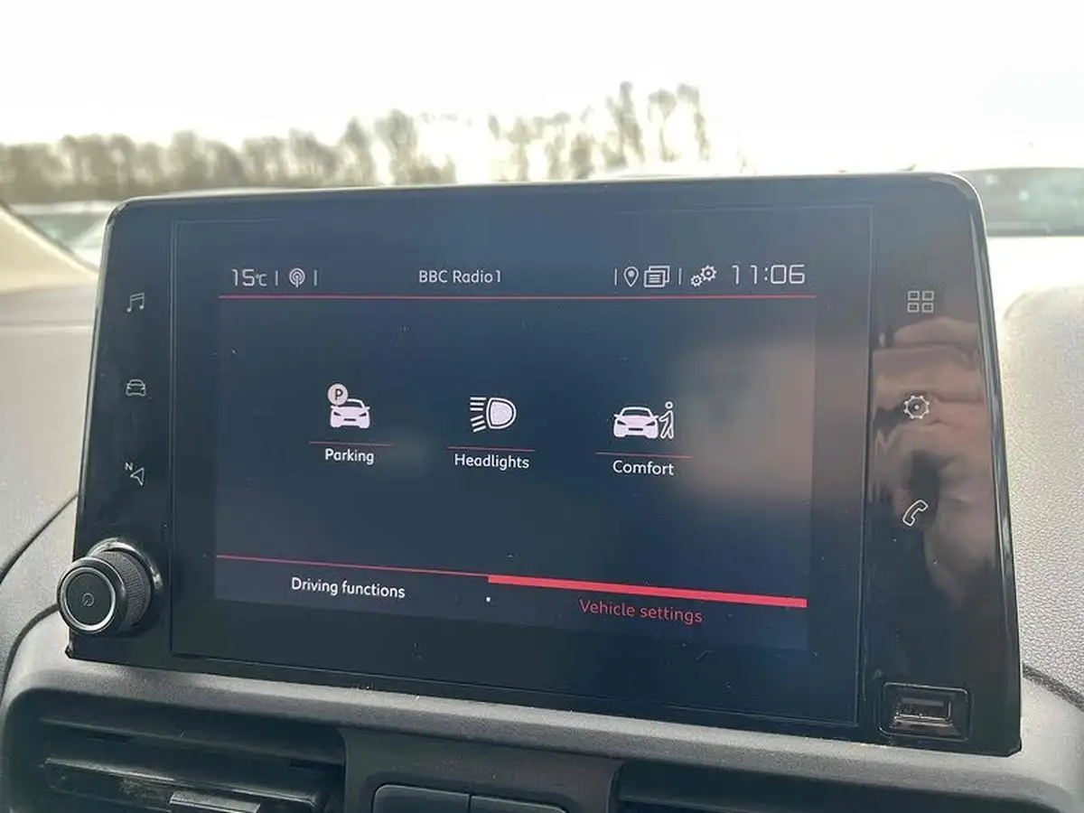 2021-citroen-berlingo-15bluehdi-650-enterprise-pro-big-25