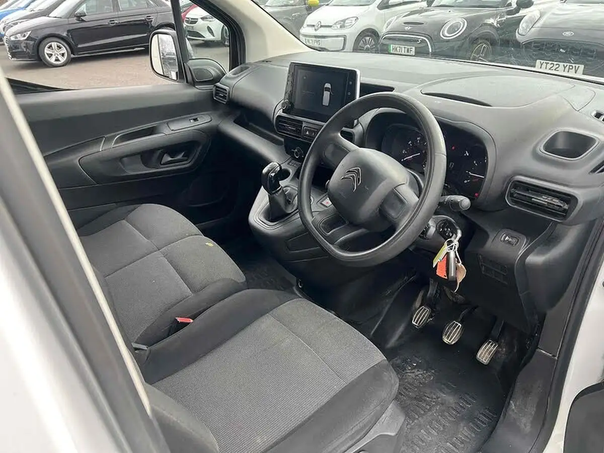 2021-citroen-berlingo-15bluehdi-650-enterprise-pro-big-3