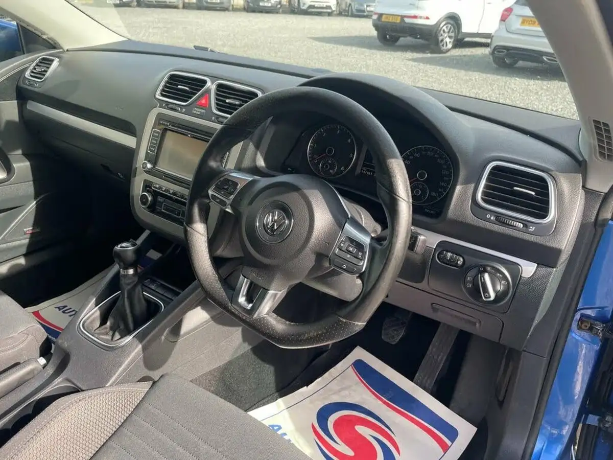 2011-volkswagen-scirocco-20td-gt-140ps-bluemotion-tech-big-7