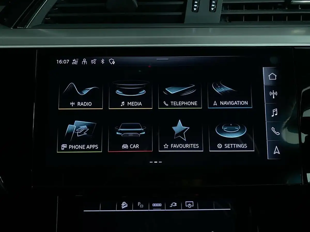 2021-audi-e-tron-55e-s-line-station-wagon-big-31