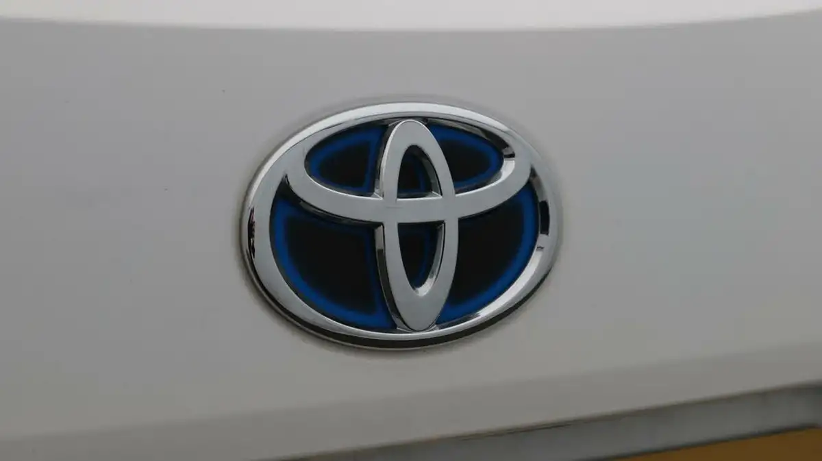 2021-toyota-corolla-18-vvt-i-design-trk-hatchback-5d-big-22