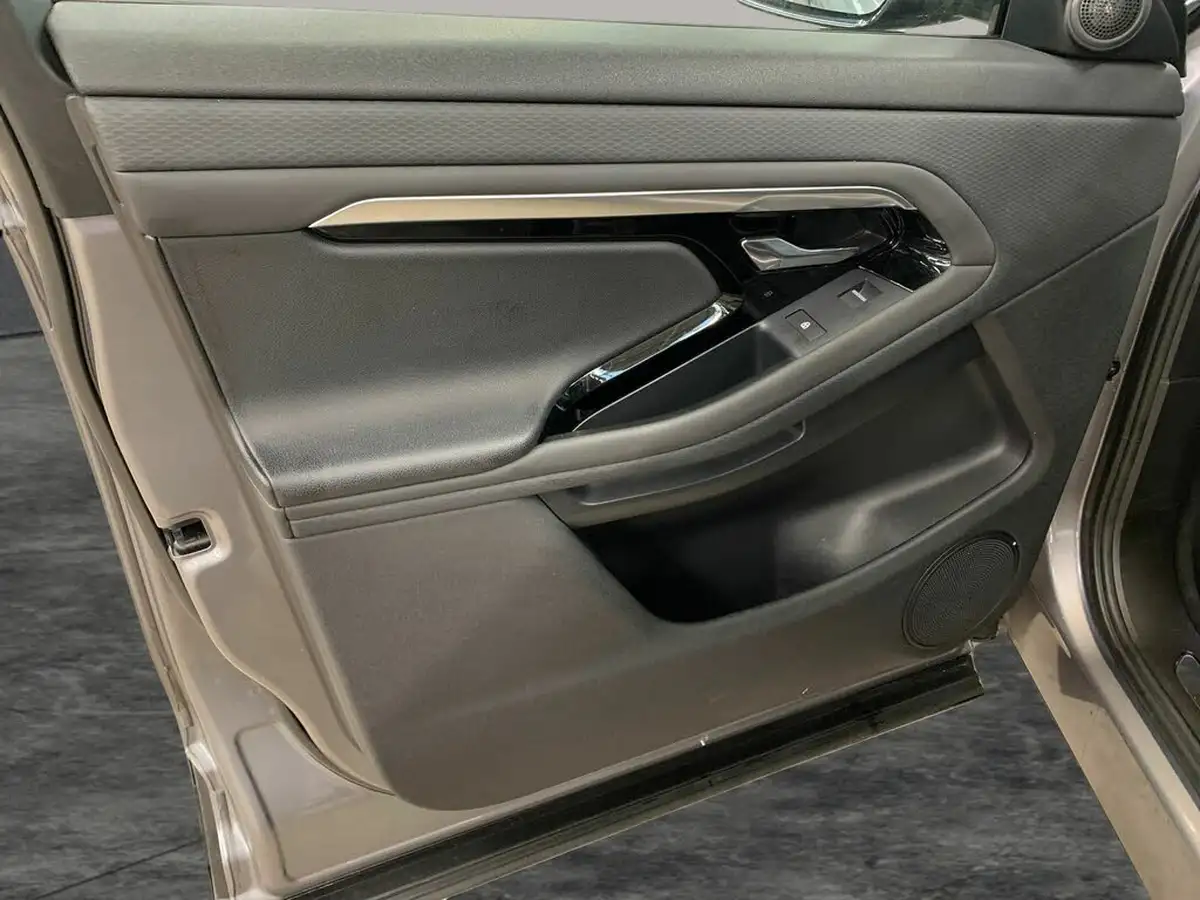 2021-land-rover-range-rover-evoque-15-p300e-r-dynamic-s-big-28