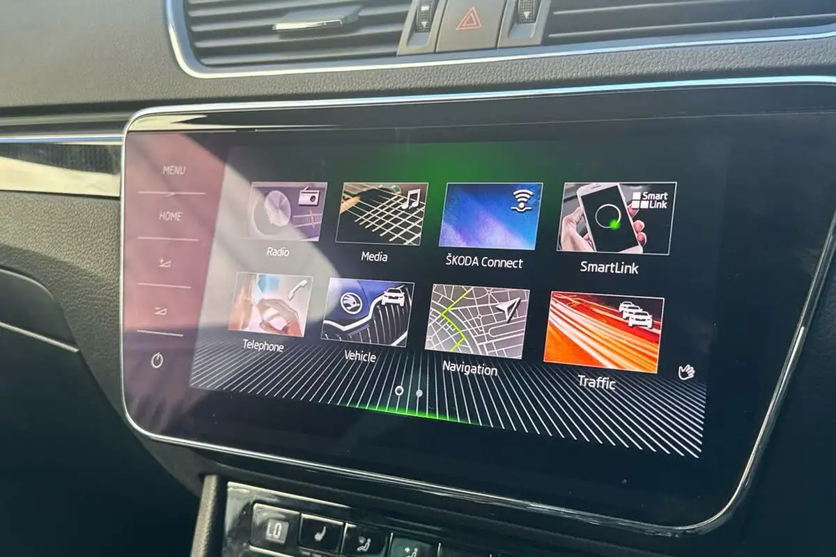 2019-skoda-superb-15-tsi-sportline-plus-estate-dsg-big-23