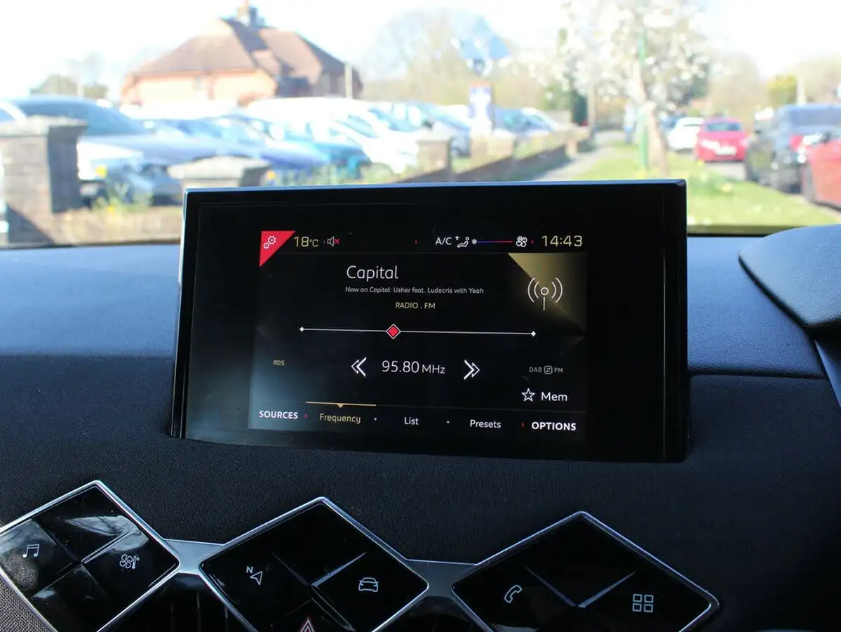 2019-ds-ds-3-crossback-12-puretech-elegance-100ps-big-24