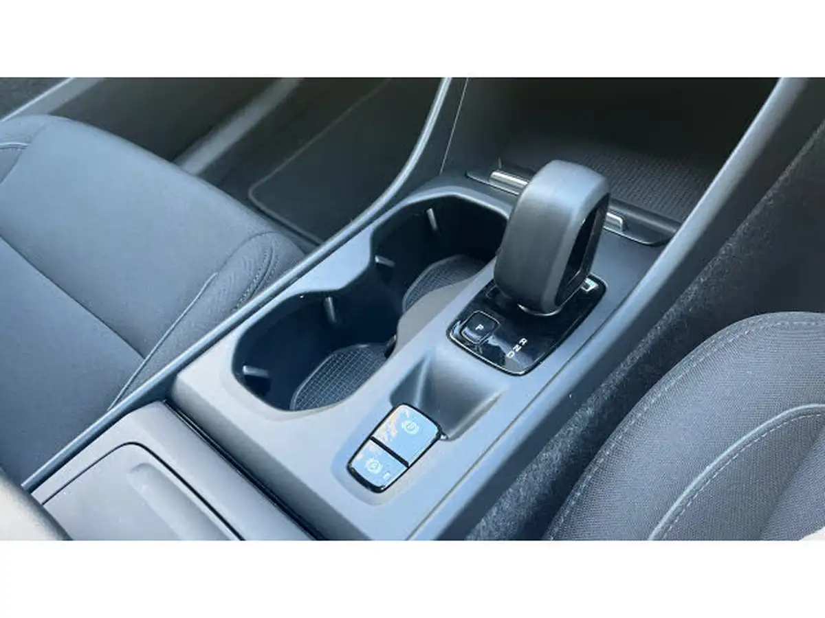 2022-volvo-xc40-15-t3-momentum-auto-big-13