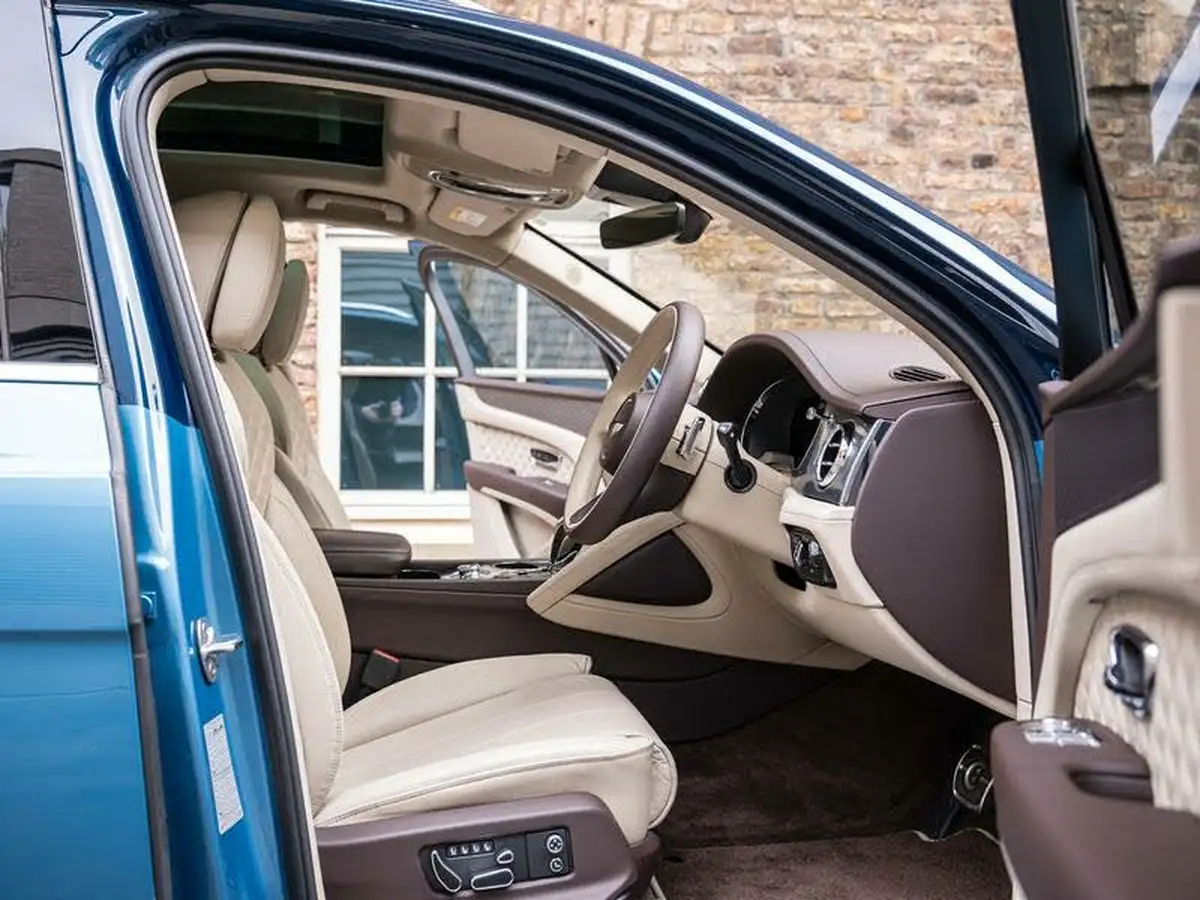 2022-bentley-bentayga-40-v8-big-7