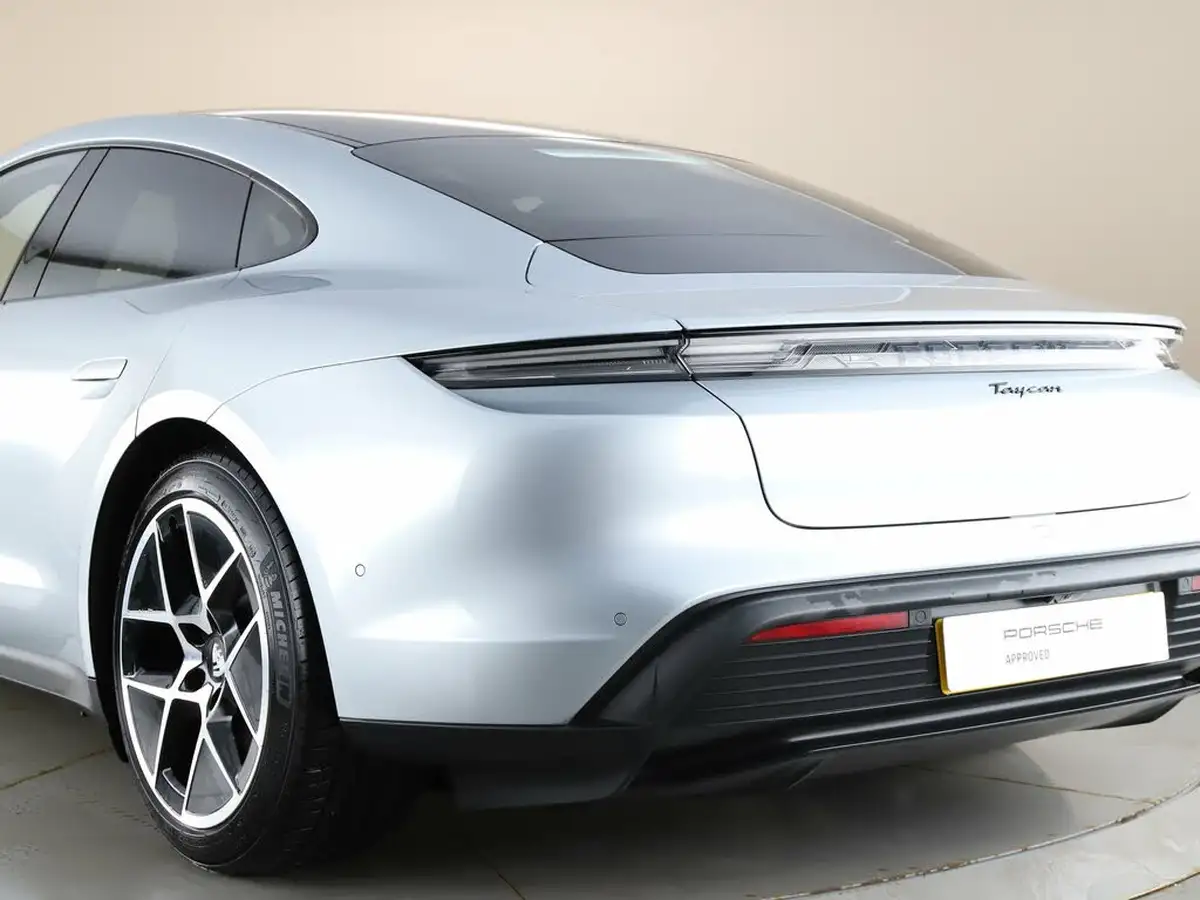 2024-porsche-taycan-e-base-408ps-big-45