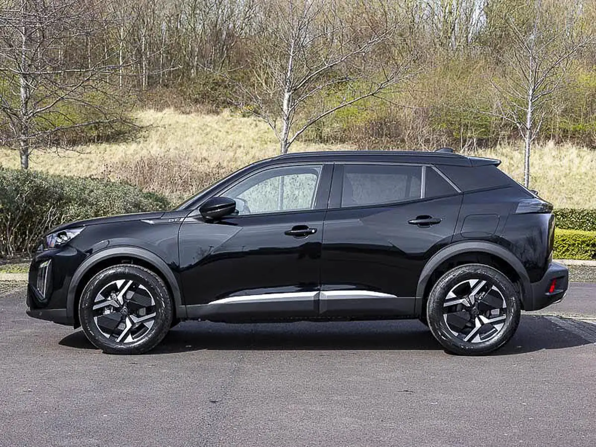 2025-peugeot-2008-suv-12-puretech-gt-136ps-hybrid-e-dsc6-big-3