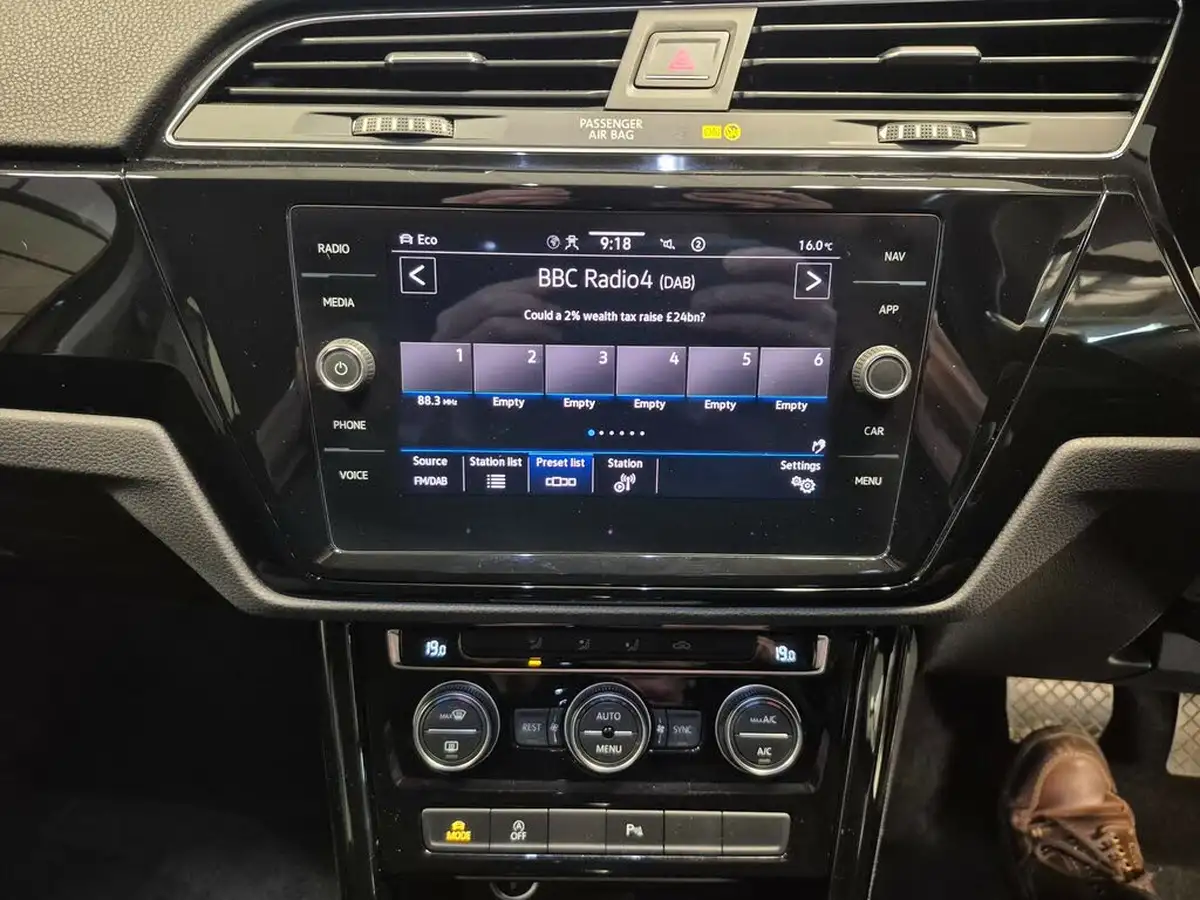 2020-volkswagen-touran-15-tsi-sel-dsg-big-24