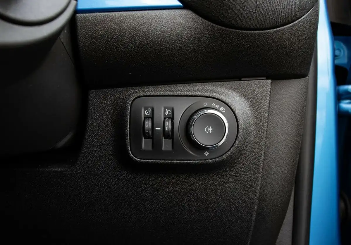 2018-vauxhall-adam-12i-energised-big-15