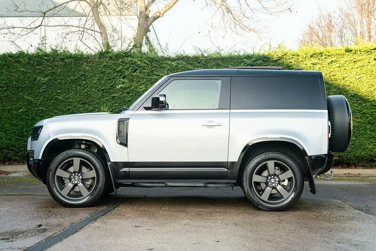 2023-land-rover-90-defender-30-d250-x-dynamic-hse-big-2