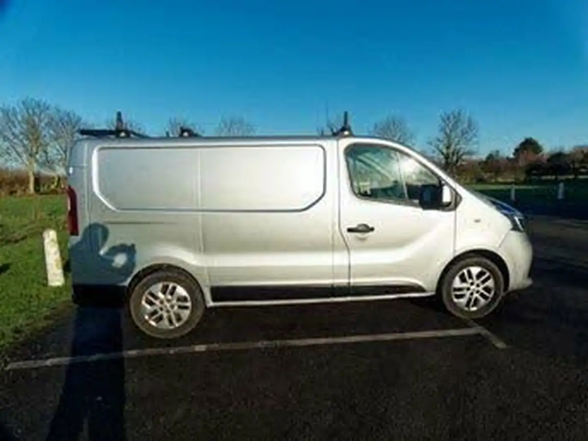 2019-renault-trafic-20dci-sl28-energy-120-sport-big-18